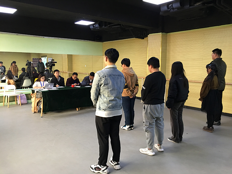 星干線藝考播音專業(yè)學(xué)員進(jìn)行測(cè)評(píng)